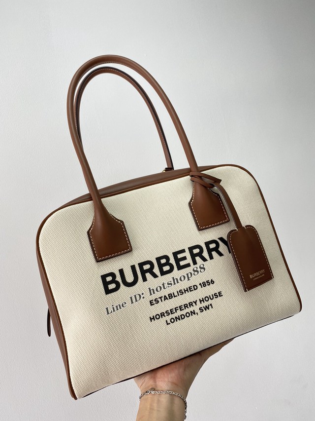 Burberry專櫃新款女士帆布手提包 巴寶莉時裝秀款保齡球包Cube立方包 yxb1242